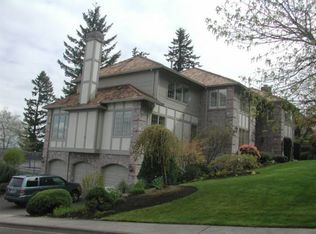 2080 Ridge Pointe Dr, Lake Oswego, OR 97034