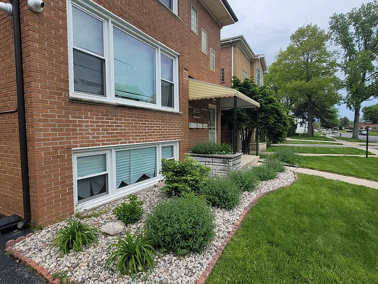 15214 Woodlawn Ave #LL — Photo 1
