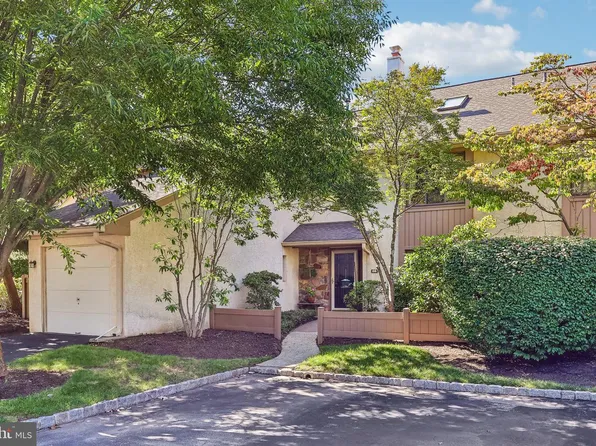 68 High Gate Ln, Blue Bell, PA 19422