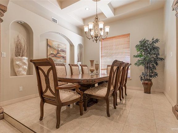 3rd image of 3800 El Jardin Ct