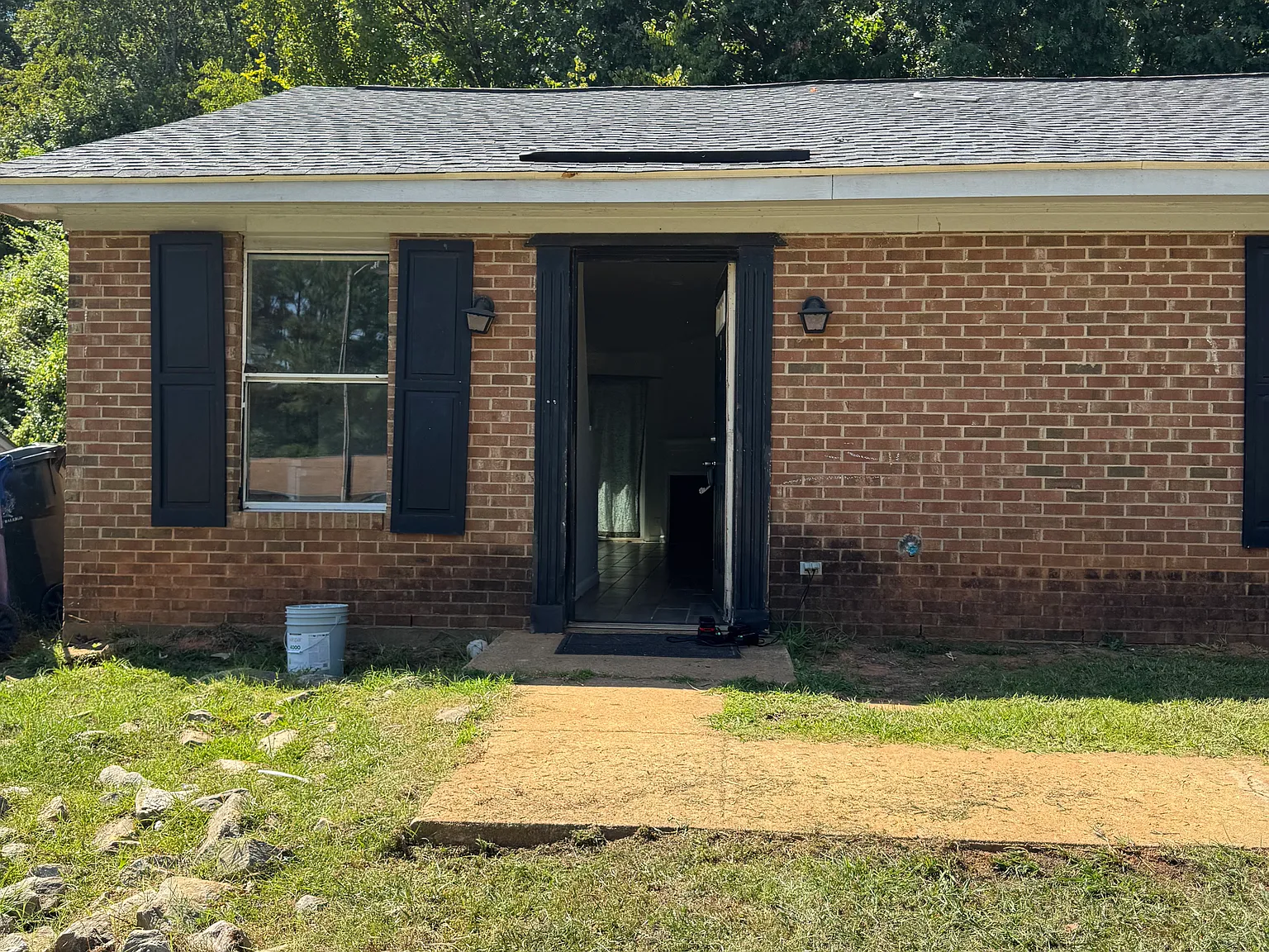 2 bed, $1,250 — Photo 1
