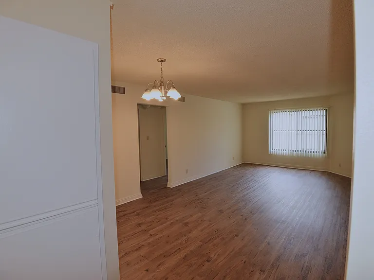 1007 Raleigh St #208 — Photo 12