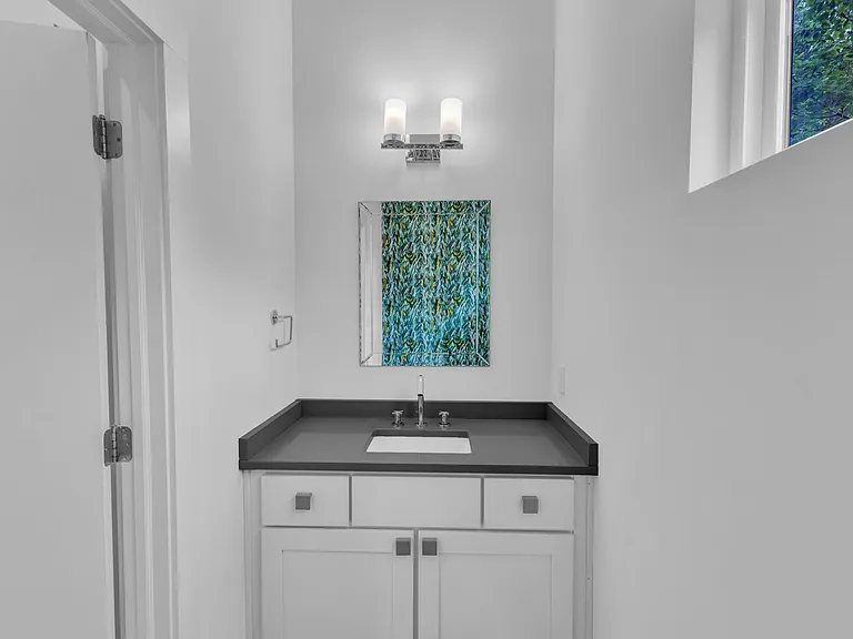 Bottom floor 1/2 bathroom