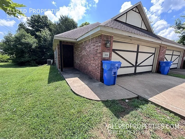 114 S Ray Ave — Photo 2