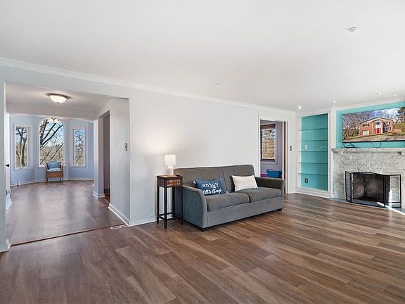 4th image of 109 Harbeth Dr