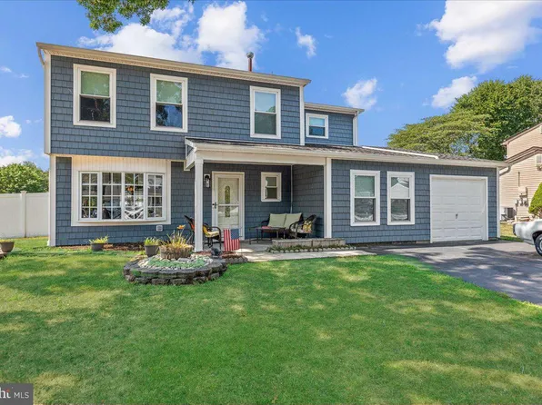 15 Quailtree Ln, Howell, NJ 07731