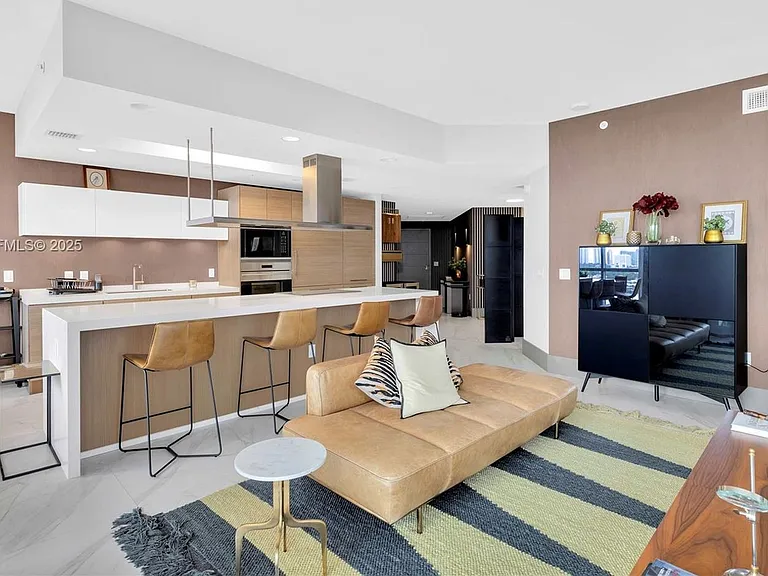 17111 Biscayne Blvd #1709 — Photo 4