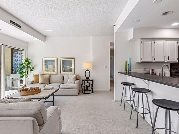 4th image of 1201 Yale Pl APT 407