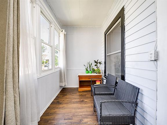 5th image of 1170 Pierre Ave