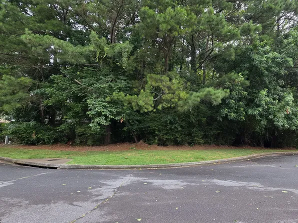 14210 Old Course Dr, Roswell, GA 30075