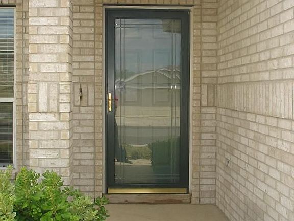 3rd image of 6624 Richland Pl