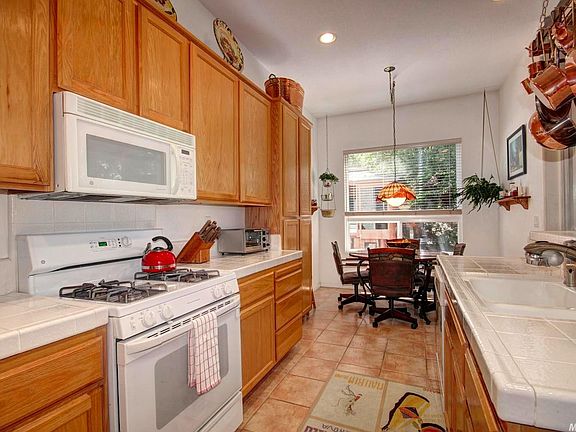 5th image of 3201 Corniche Ln