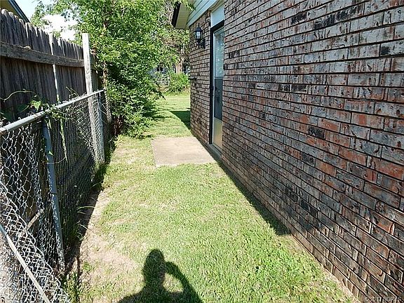 2nd image of 1407 S 122nd Ave E