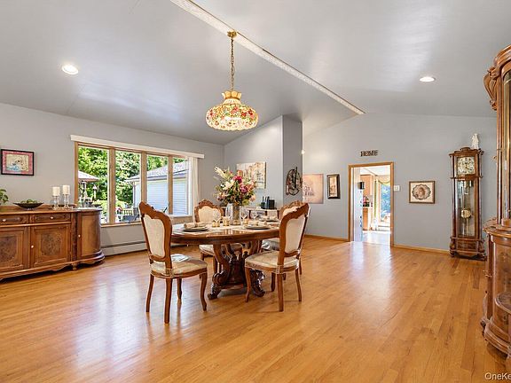 2nd image of 1758 Ulster Heights Road