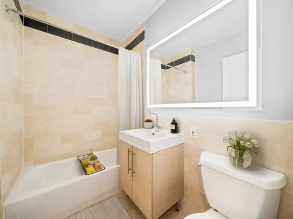 1 West Street image 2 of 11