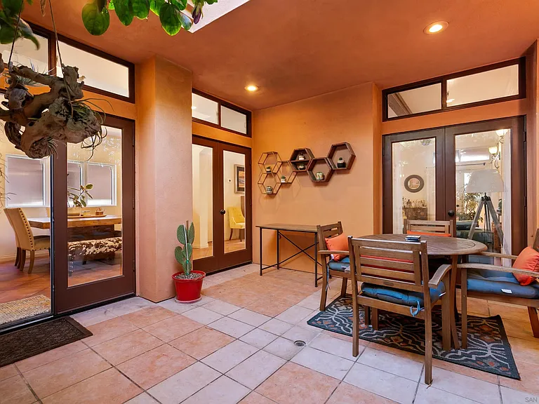618 Gravilla Pl — Photo 24