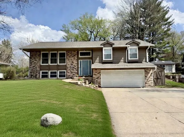 1161 23rd St, West Des Moines, IA 50266