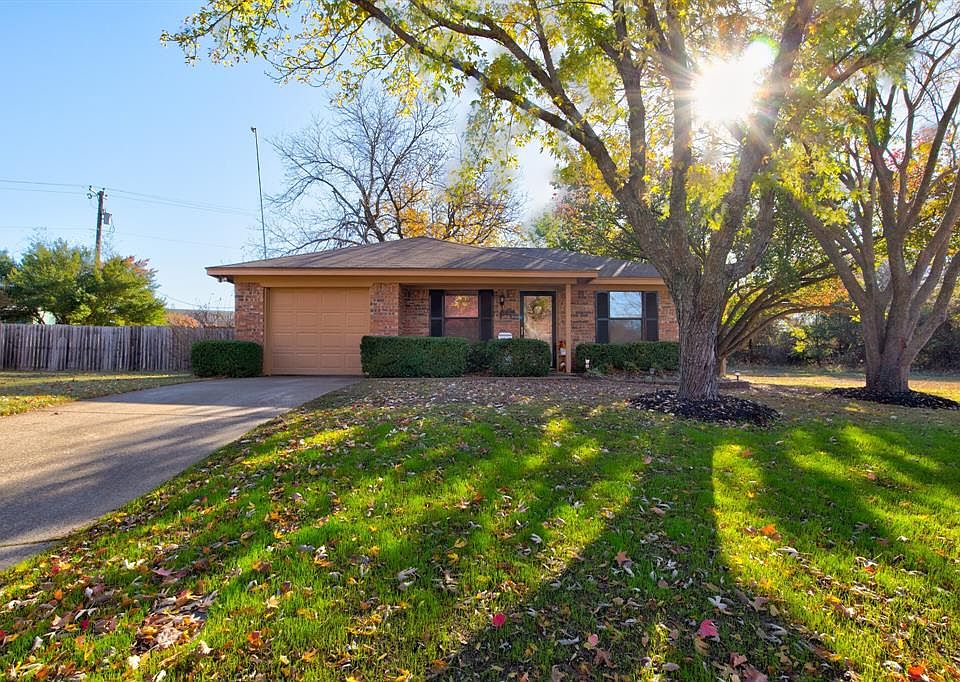 1st image of 229 Sierra Dr