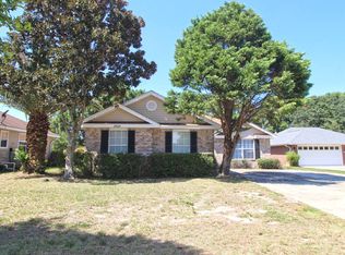 2029 Shadow Lake Dr, Gulf Breeze, FL 32563