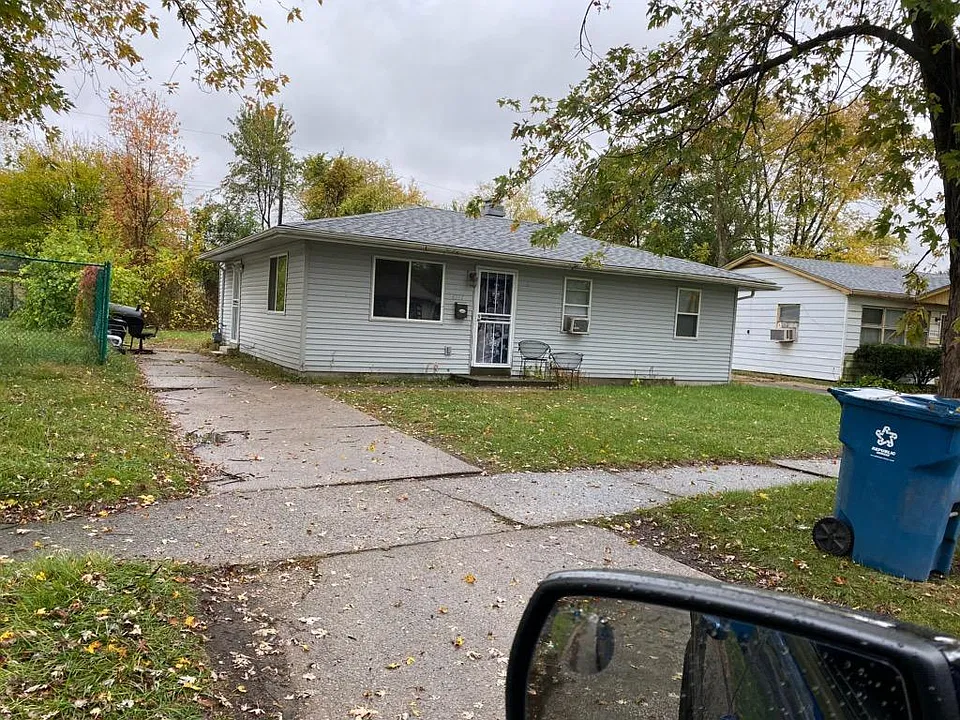 4351 W 22nd Plz