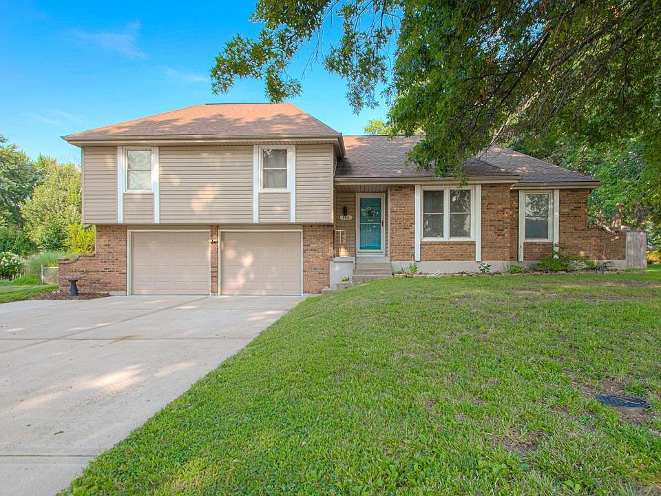 1st image of 406 Meadow Ln