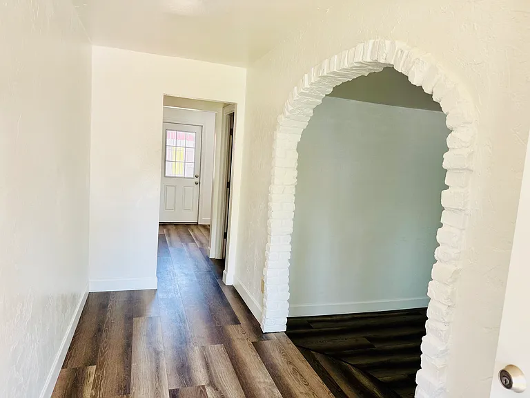63 Cathcart Ave — Photo 21