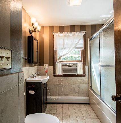 4th image of 149 Woodland Cir