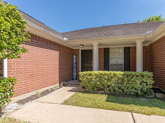 3rd image of 5209 Valley Brook Ct