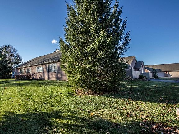 2nd image of 6021 Blendon Chase Dr