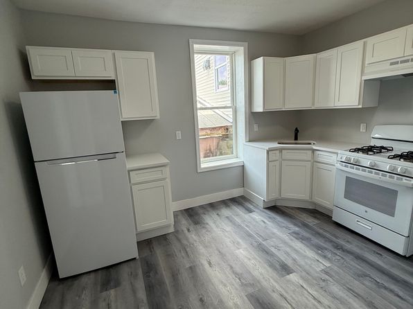 922 State St APT 3D