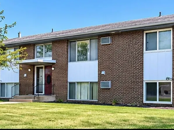 1117 College St #4, Fergus Falls, MN 56537