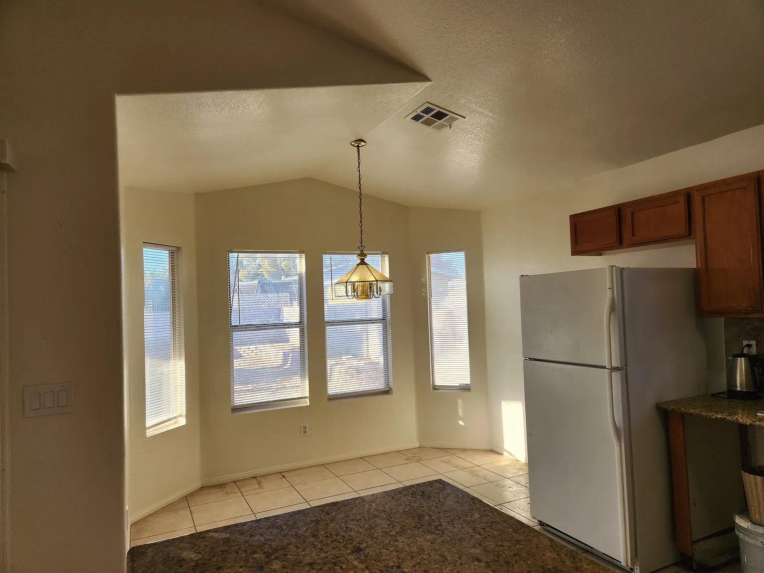 3 bed, 1235 sqft, $1,800 — Photo 4