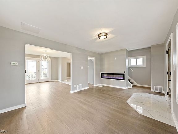 4th image of 2702 Roanoke Ave
