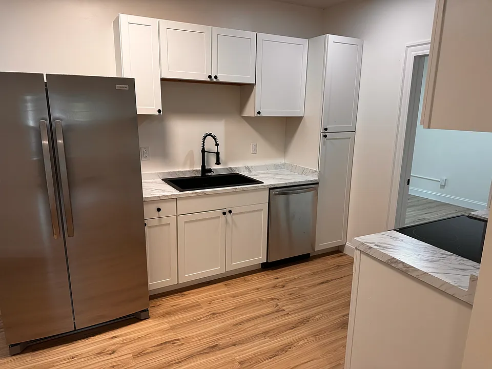 42 Johnston Ave #6