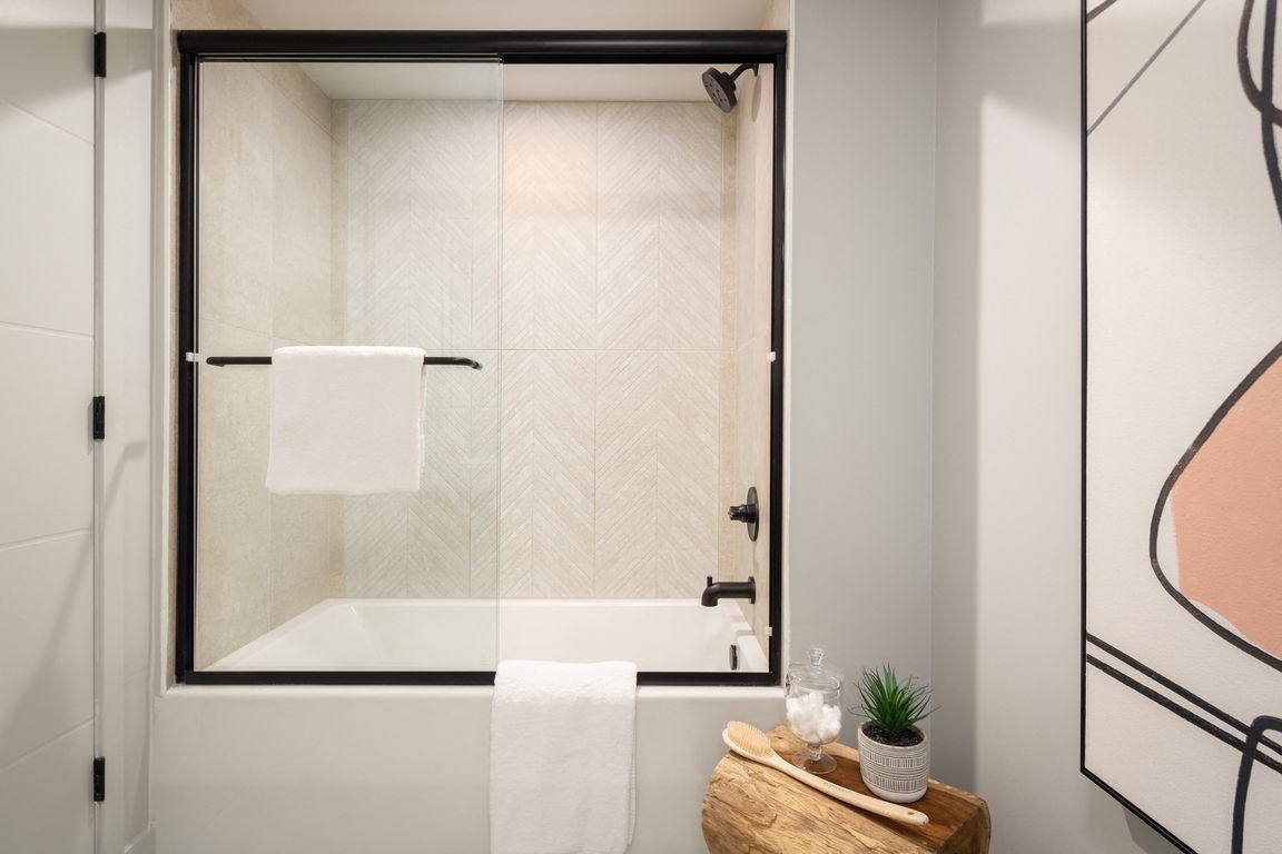 Large Bathtubs For Relaxing