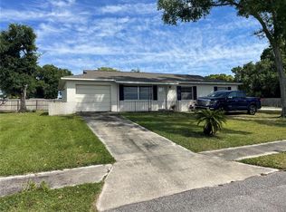 204 Lake Thomas Dr, Winter Haven, FL 33880