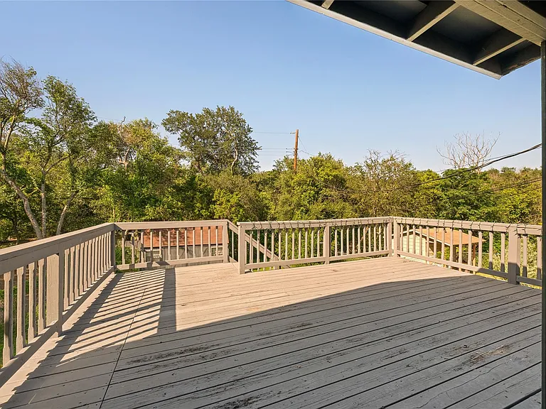 402 Philco Dr — Photo 9