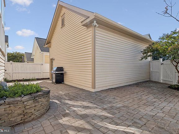 3rd image of 23710 Grapevine Ridge Ter