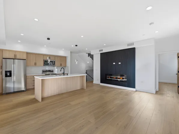 13600 Burbank Blvd, Van Nuys, CA 91401