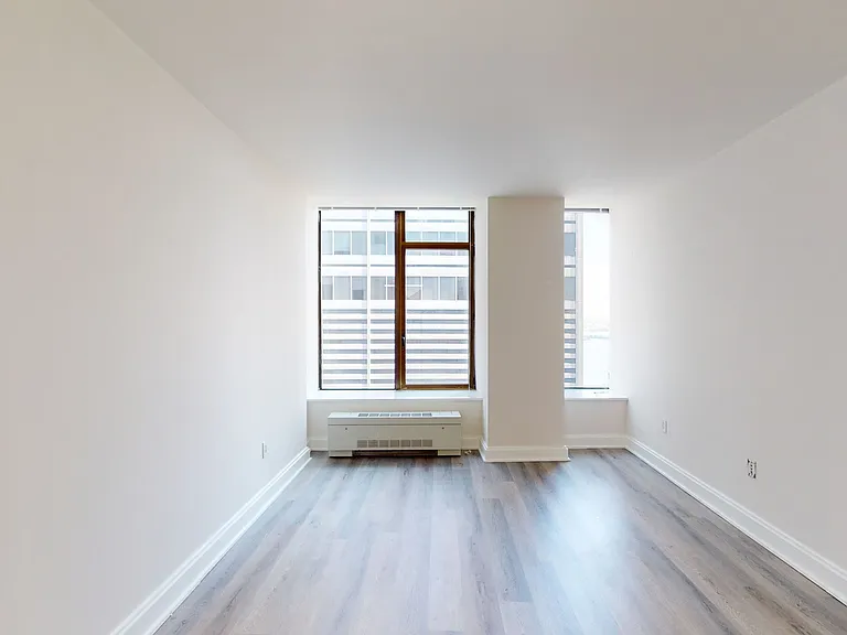 10 Hanover Square — Photo 133