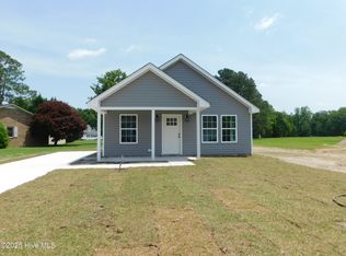 711 Gaston Dr, Hertford, NC 27944