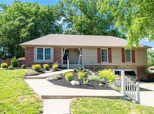 5220 Mockingbird Ln, Saint Joseph, MO 64506