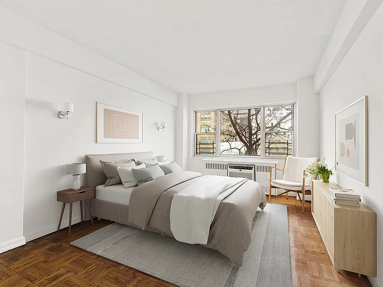 333 E 46th St #3B — Photo 4