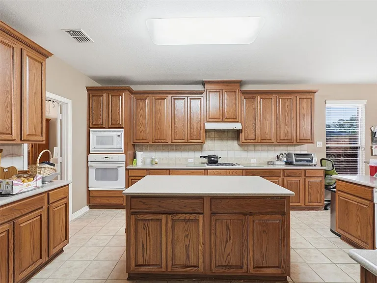 10002 River Bend Dr — Photo 15