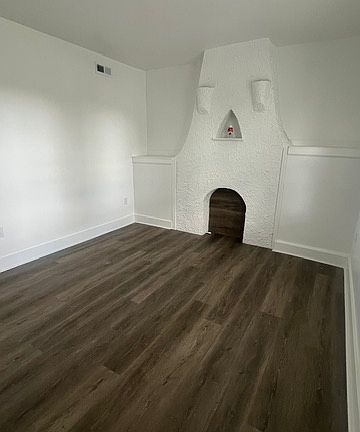 3rd image of 377-387 Lechner Ave #387-1/2