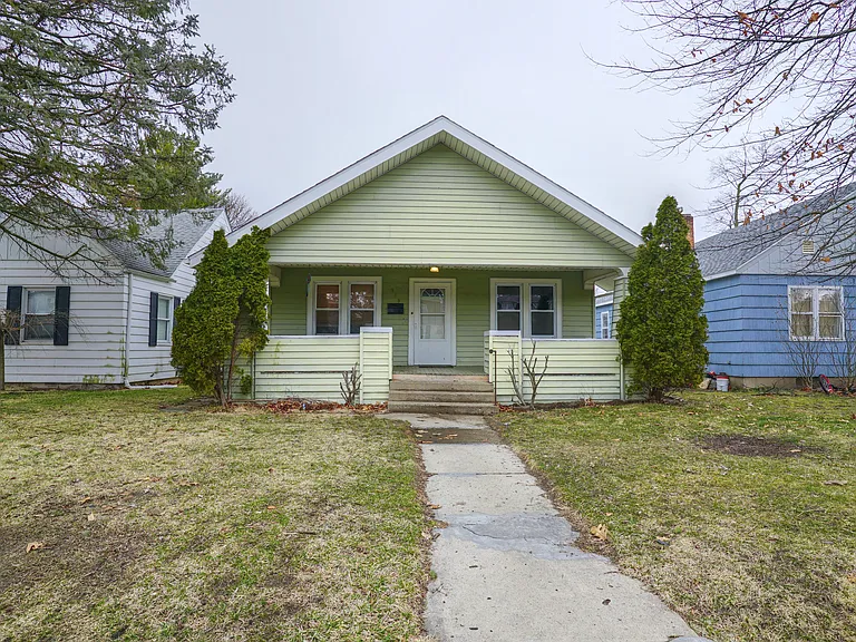 525 E Eckman St — Photo 1