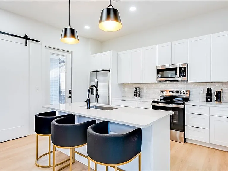 1239 Plaza Ave SW #B — Photo 8