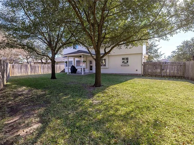 1405 Faustino Cv — Photo 19