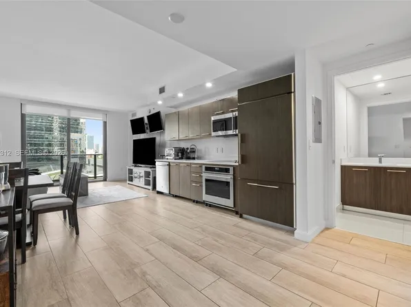 45 SW 9th St APT 1109, Miami, FL 33130