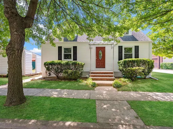 133 N 1st Street, New Hyde Park, NY 11040